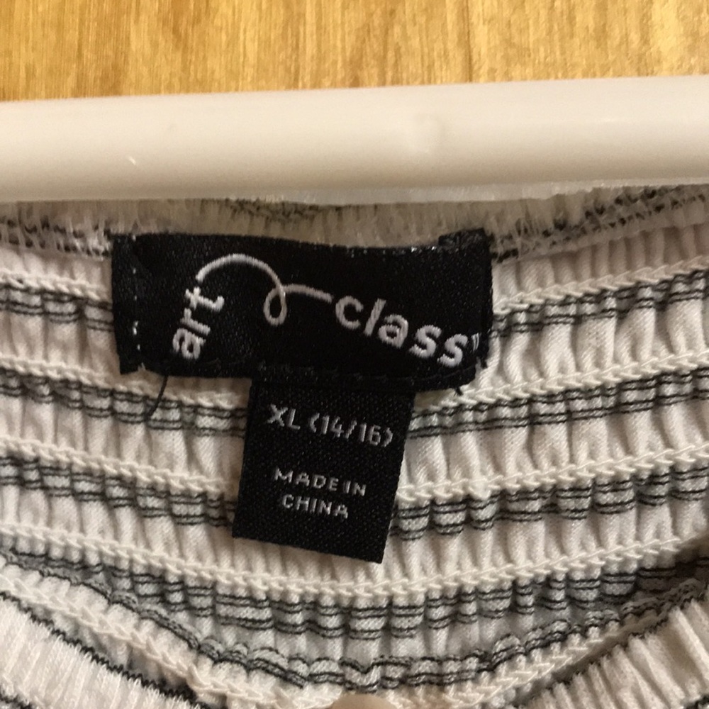 Striped Tee - Picture 2 of 3